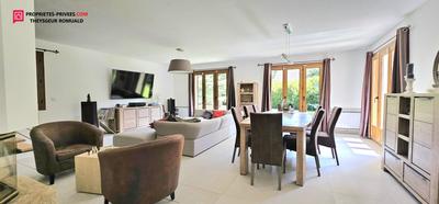 Maison - 250 m² - 8 pièces