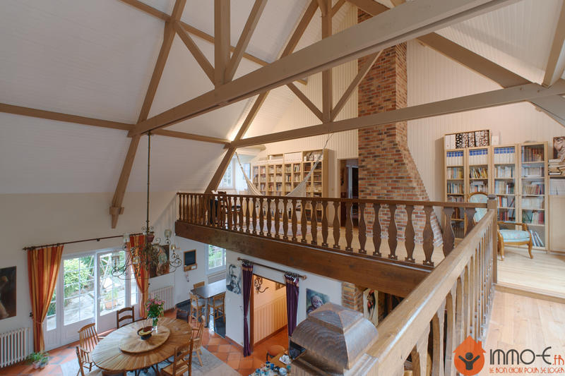 Maison - 270 m² - 10 pièces