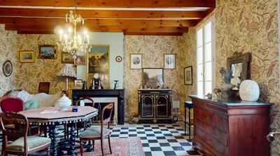 Maison - 201 m² - 6 pièces