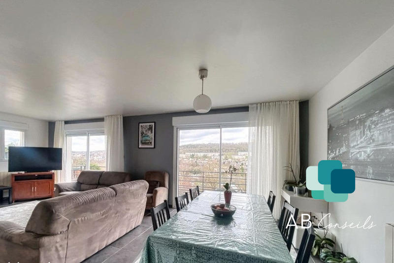 Maison traditionnelle - 138 m² - 5 pièces