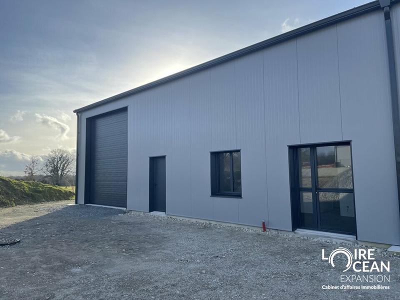 Entrepôt - 250 m²