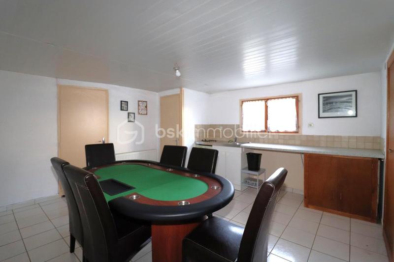 Maison traditionnelle - 175 m² - 8 pièces