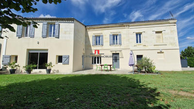 Maison ancienne - 290 m² - 7 pièces