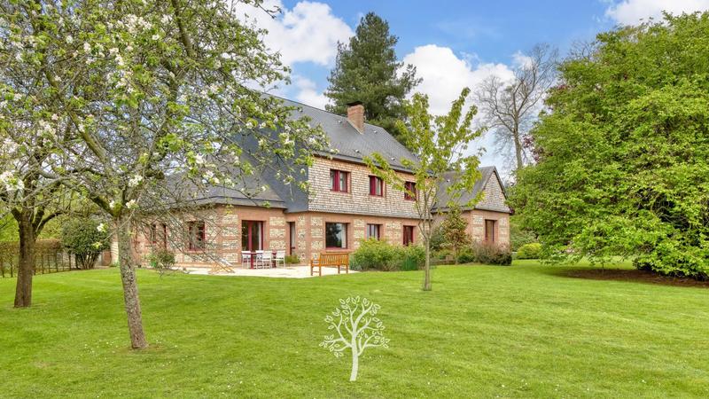 Maison - 325 m² - 7 pièces