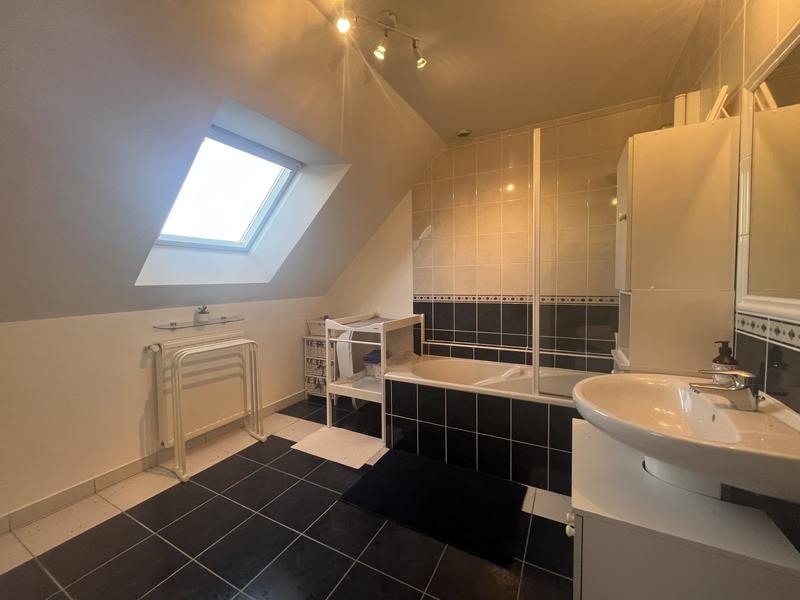 Maison - 159 m² - 7 pièces