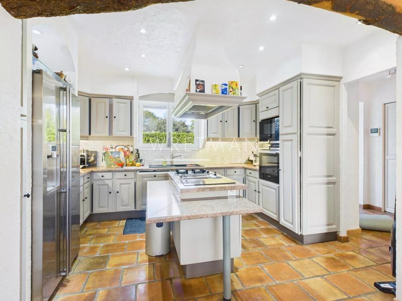 Maison - 161 m² - 6 pièces