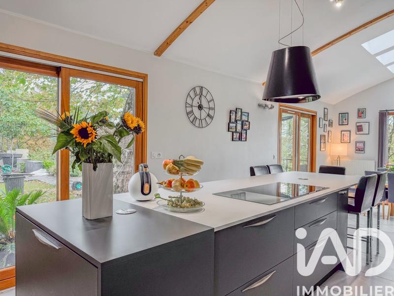 Maison - 213 m² - 8 pièces