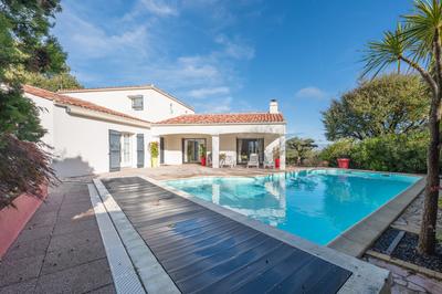 Maison - 167 m² - 6 pièces