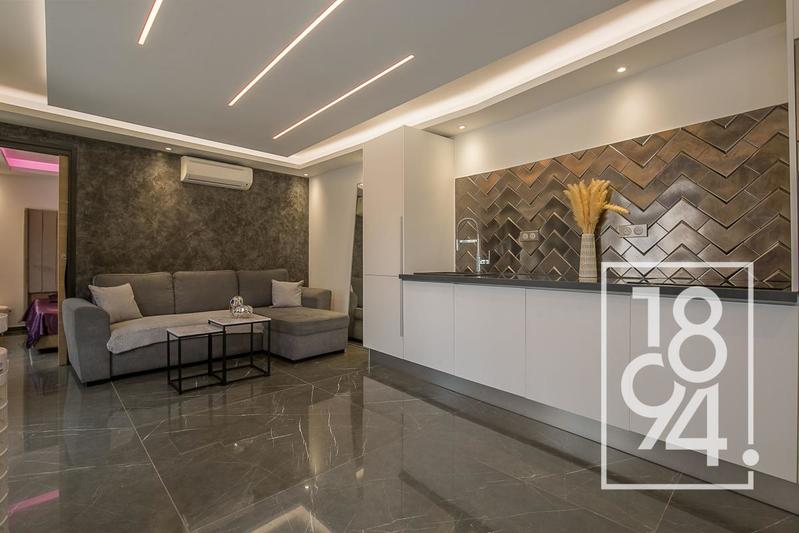 Maison - 391 m² - 8 pièces