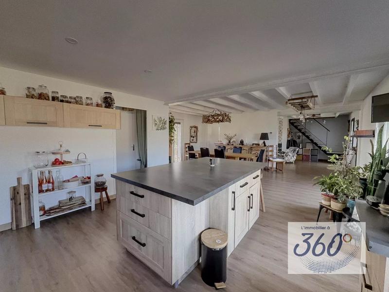 Maison - 192 m² - 7 pièces