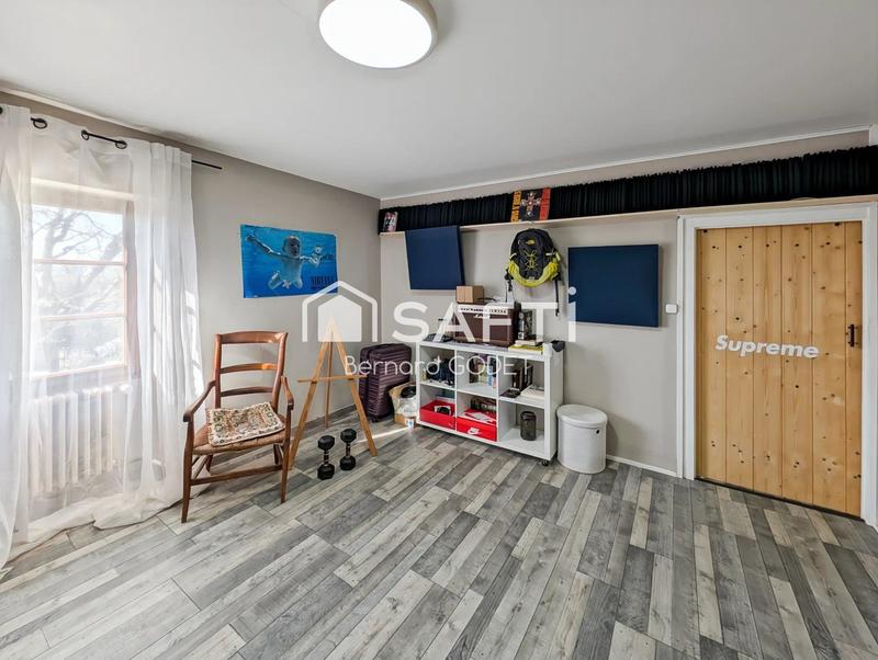 Maison - 255 m² - 9 pièces