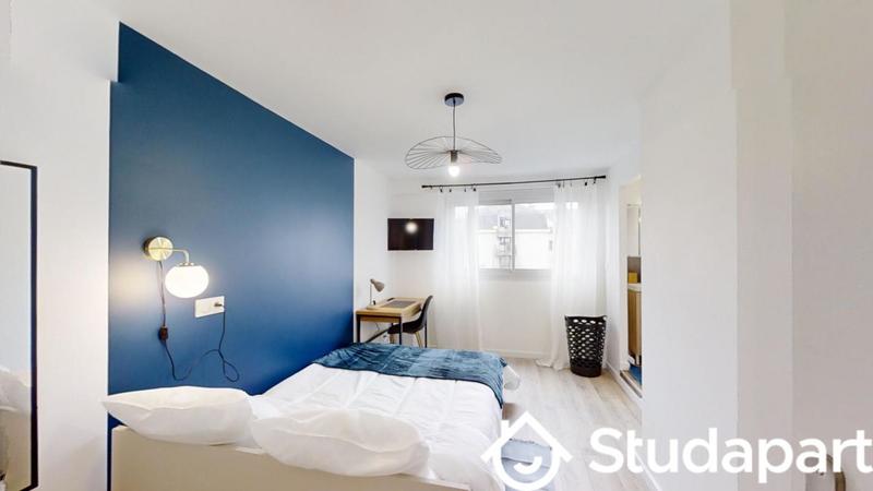 Chambre - 85 m² - 1 pièce