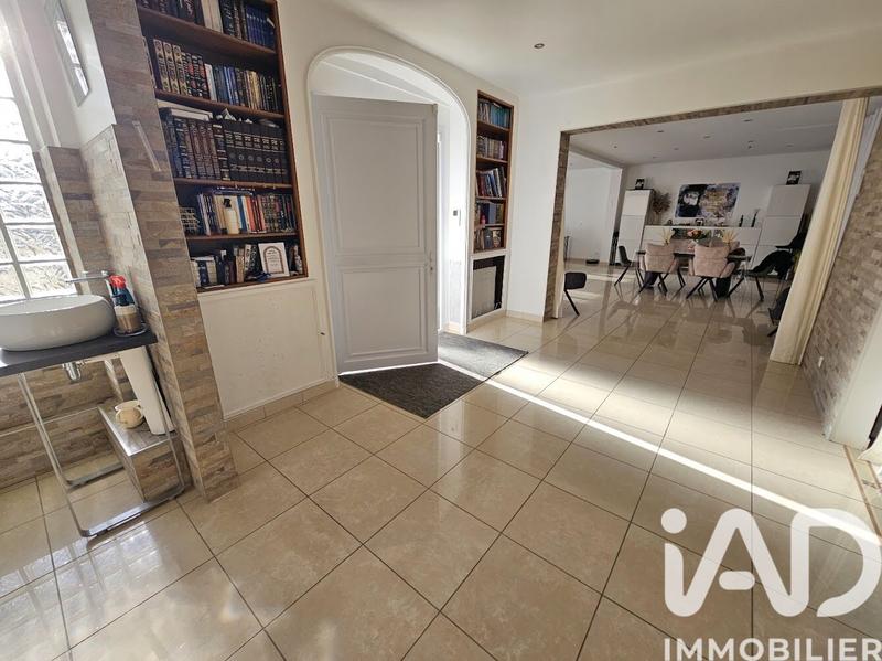 Maison - 210 m² - 10 pièces