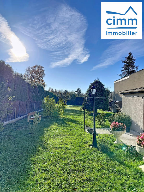 Maison - 95 m² - 5 pièces