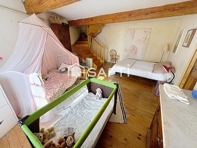 Maison - 140 m² - 5 pièces