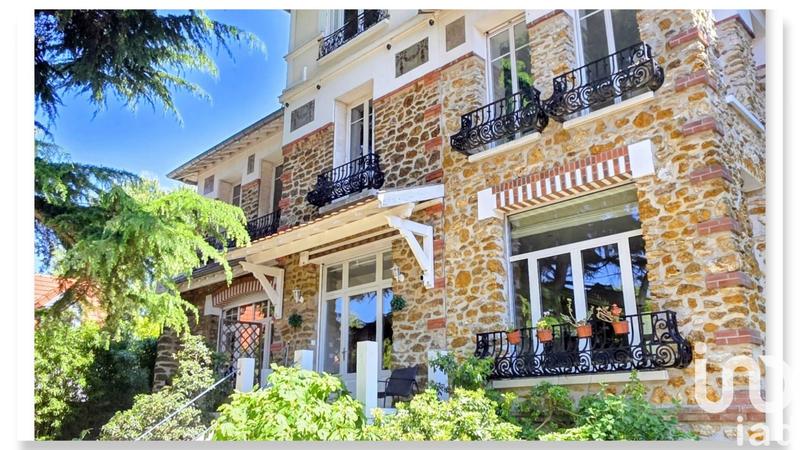 Maison de maîtres - 321 m² - 12 pièces