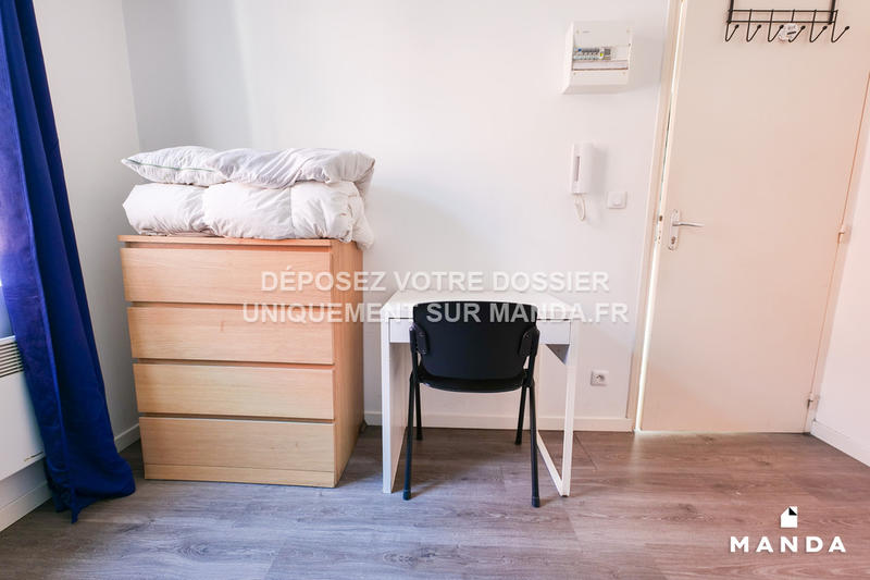 Chambre - 9 m² - 6 pièces
