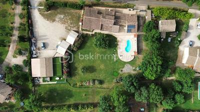 Maison - 195 m² - 7 pièces