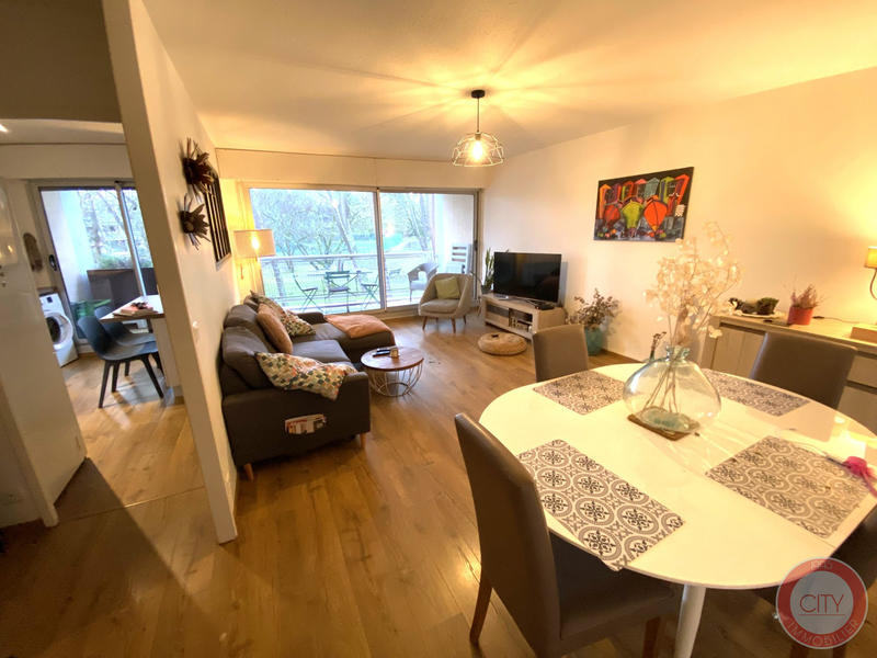 Appartement - 86 m² - 4 pièces