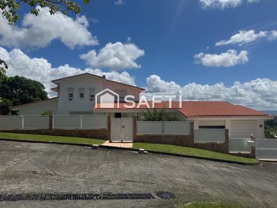 Maison - 327 m² - 10 pièces