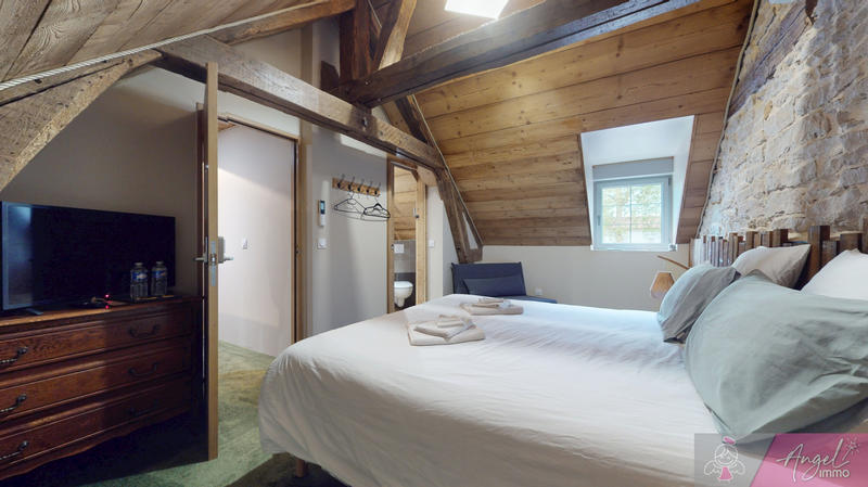 Local commercial - 180 m² - 6 pièces