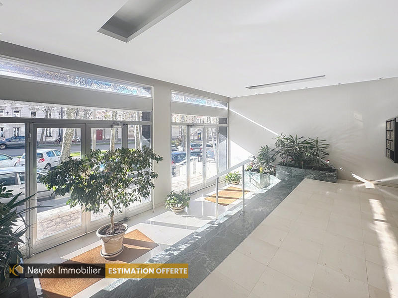 Appartement - 112 m² - 5 pièces