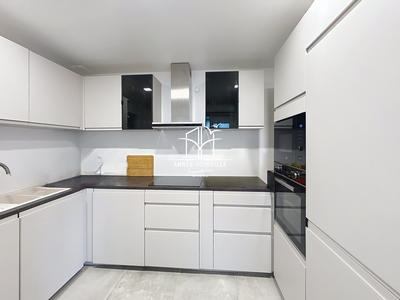 Appartement - 95 m² - 3 pièces