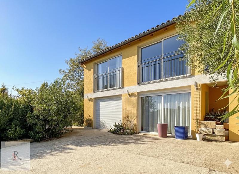 Maison - 265 m² - 8 pièces