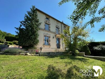 Maison - 200 m² - 7 pièces