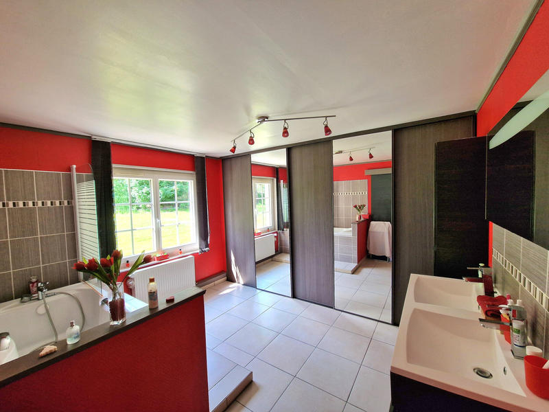 Maison - 200 m² - 8 pièces