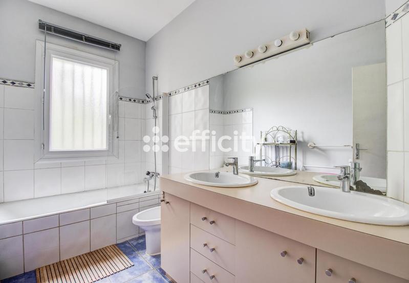 Maison - 141 m² - 7 pièces