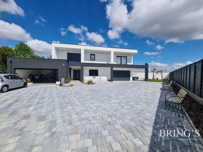 Villa - 275 m² - 7 pièces