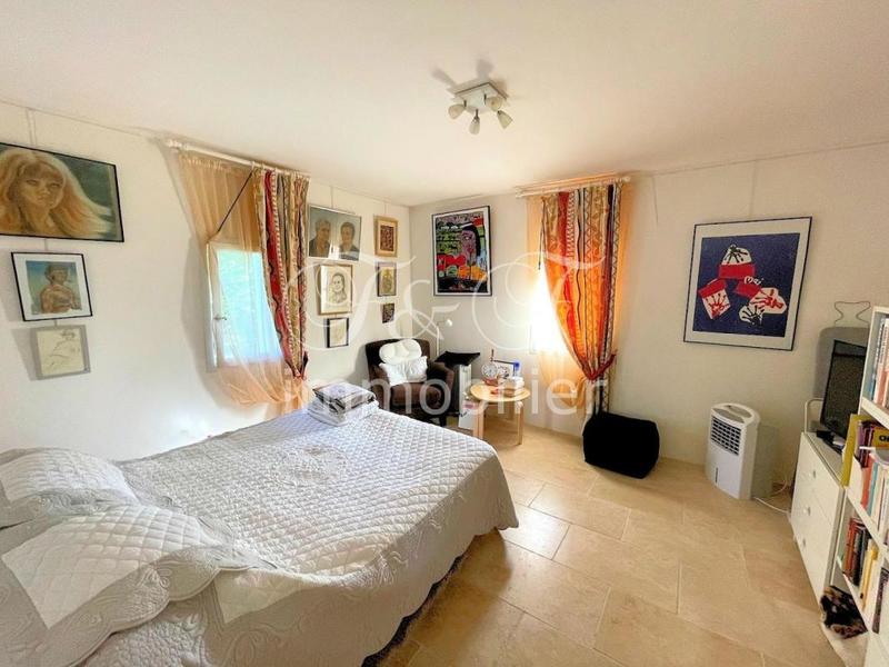 Propriété - 275 m² - 8 pièces