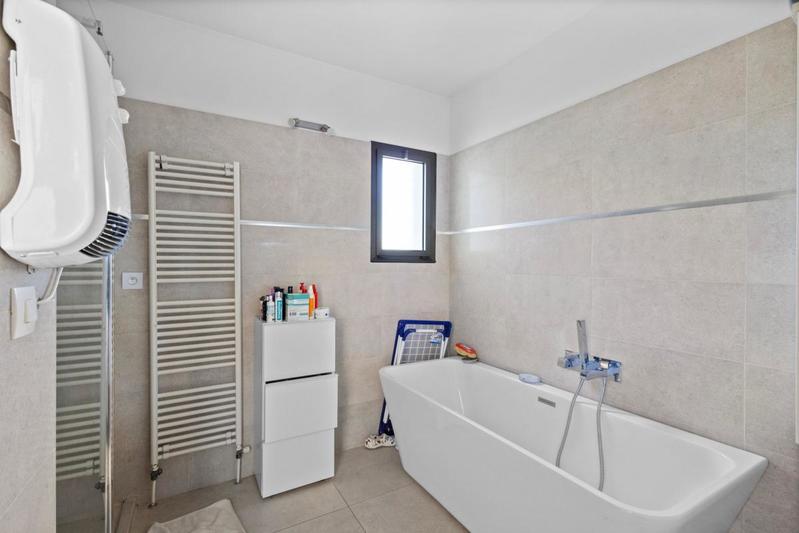 Maison - 187 m² - 6 pièces