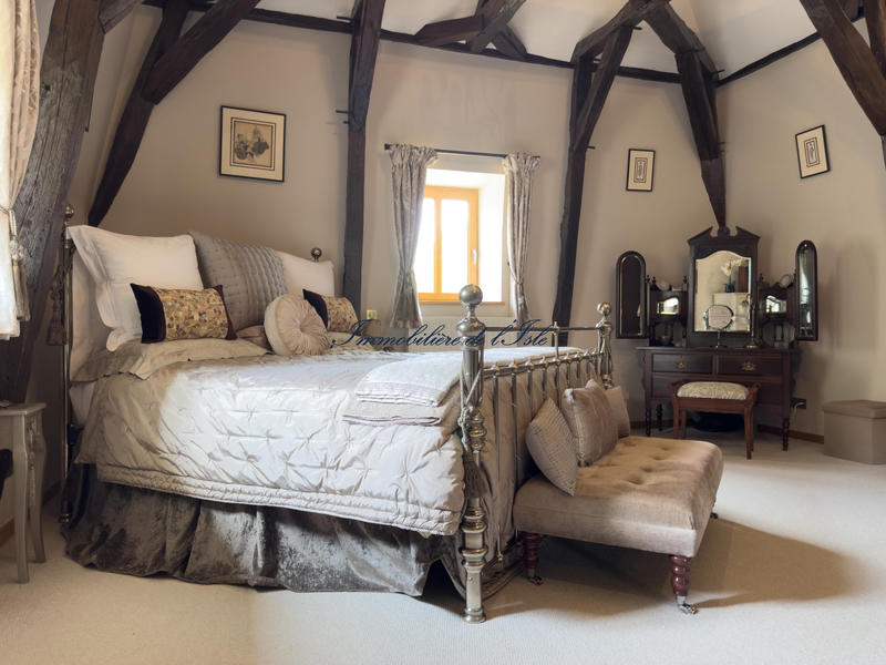 Maison - 295 m² - 8 pièces