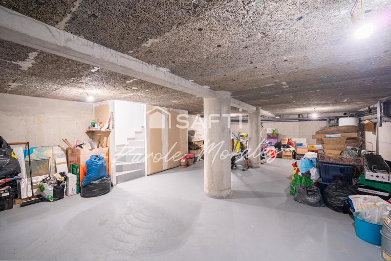 Maison - 140 m² - 5 pièces