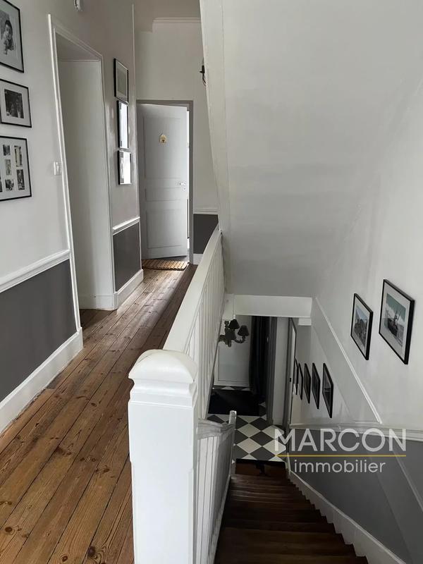 Maison - 250 m² - 3 pièces