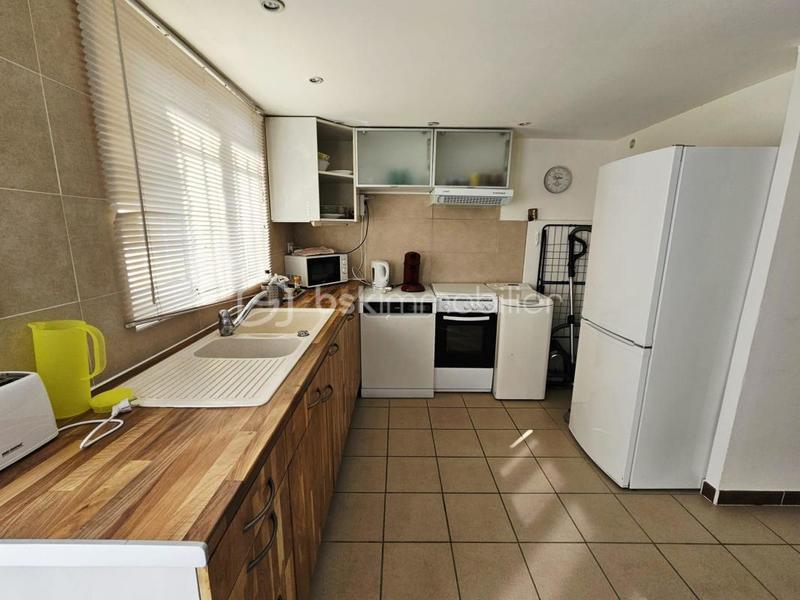 Demeure - 242 m² - 11 pièces