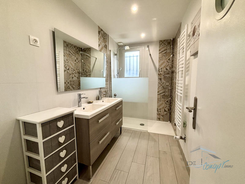 Maison traditionnelle - 130 m² - 7 pièces