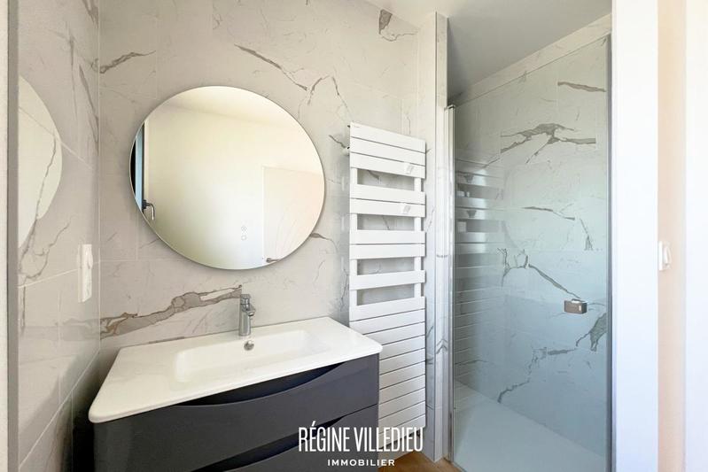 Maison - 210 m² - 5 pièces