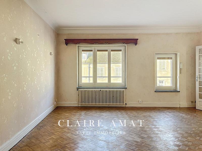 Maison - 9 m² - 6 pièces