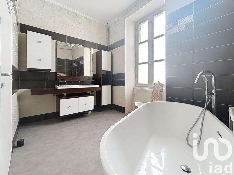 Maison - 175 m² - 7 pièces