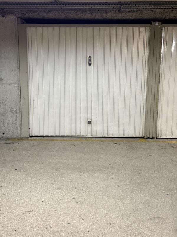 Parking / Garage - 12 m²