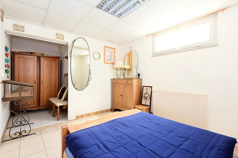 Maison - 285 m² - 15 pièces