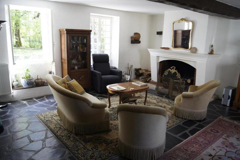 Propriété - 256 m² - 9 pièces