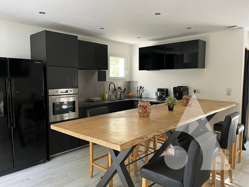 Maison - 101 m² - 5 pièces