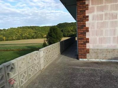 Villa - 250 m² - 4 pièces