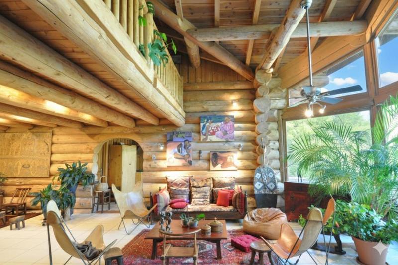 Propriété - 360 m² - 8 pièces