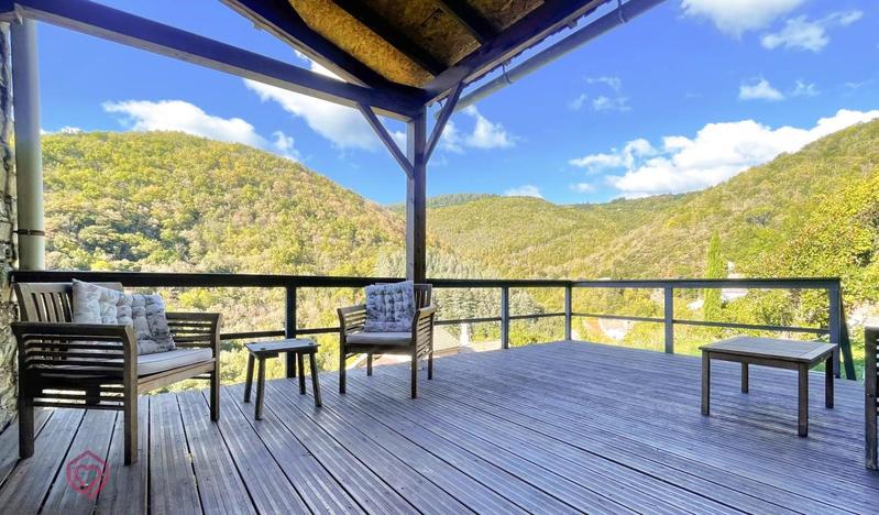 Maison de village - 289 m² - 9 pièces