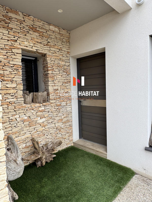 Villa - 167 m² - 10 pièces